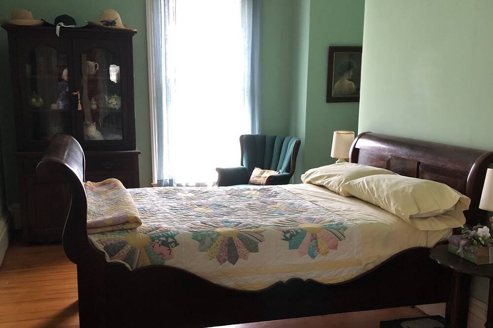 Photo of Bedroom in Palmyra