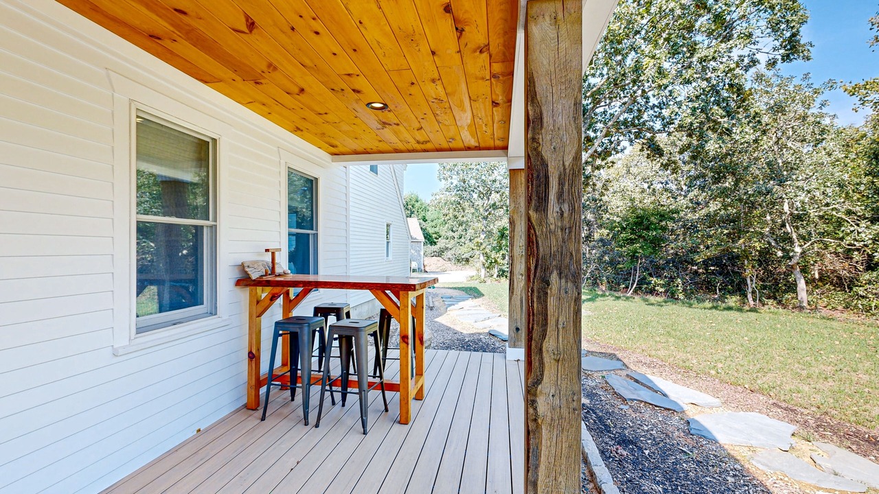 Photo of Patio Balcony in West Tisbury