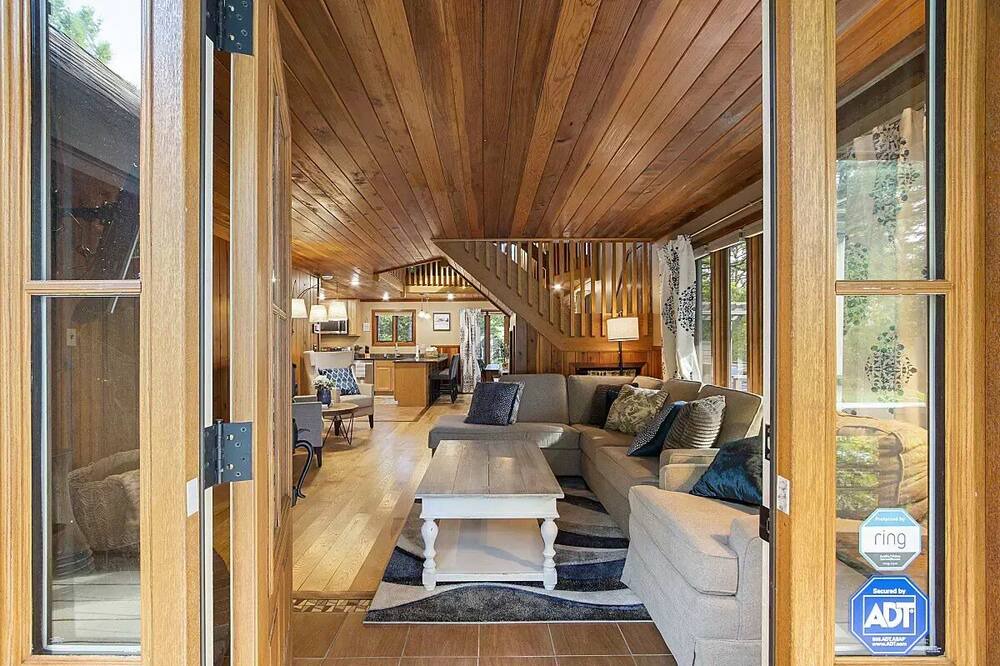 Photo of Livingroom in Silver Lake