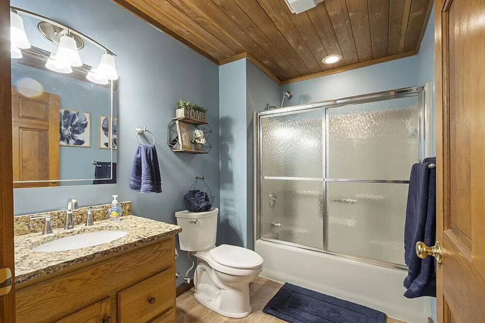Photo of Bathroom in Silver Lake