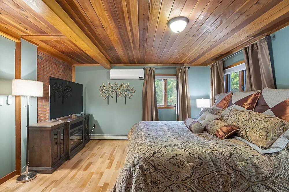 Photo of Bedroom in Silver Lake