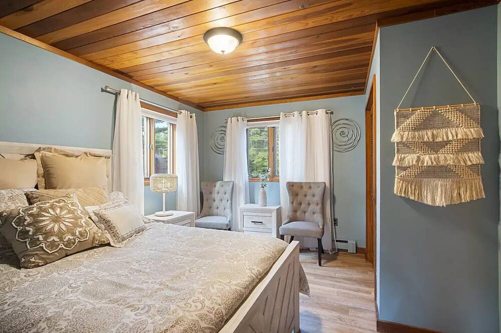 Photo of Bedroom in Silver Lake