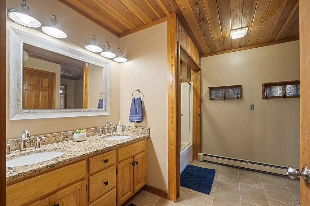 Photo of Bathroom in Silver Lake