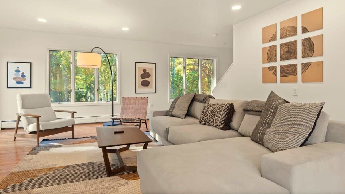 Photo of Livingroom in North Egremont