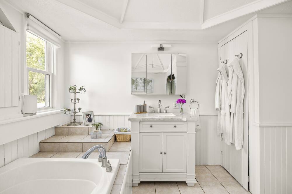 Photo of Bathroom in Hudson
