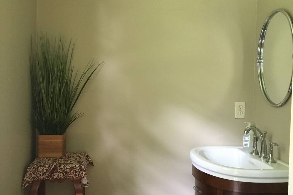 Photo of Bathroom in Glastonbury