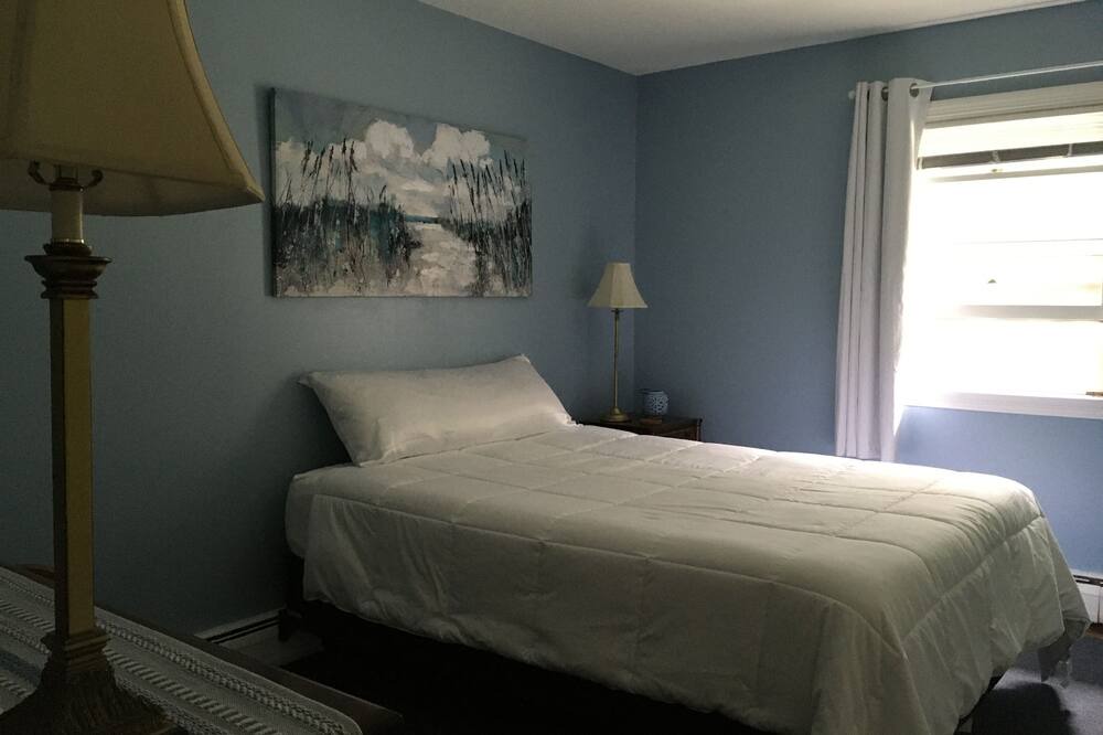Photo of Bedroom in Glastonbury