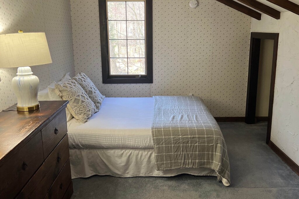 Photo of Bedroom in Stowe Area