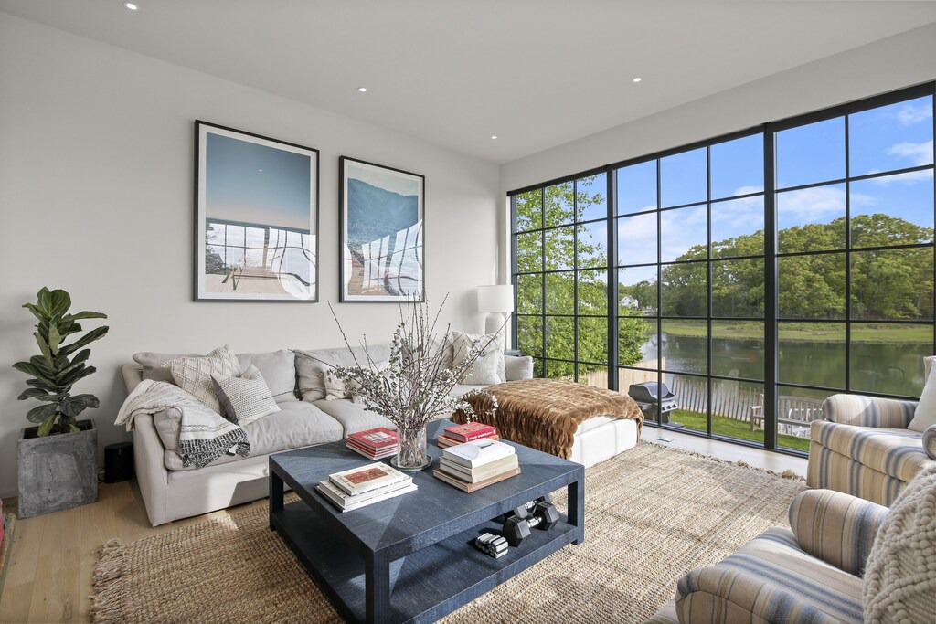 Photo of Livingroom in Rowayton