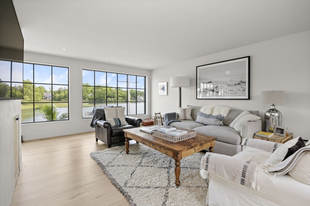 Photo of Livingroom in Rowayton