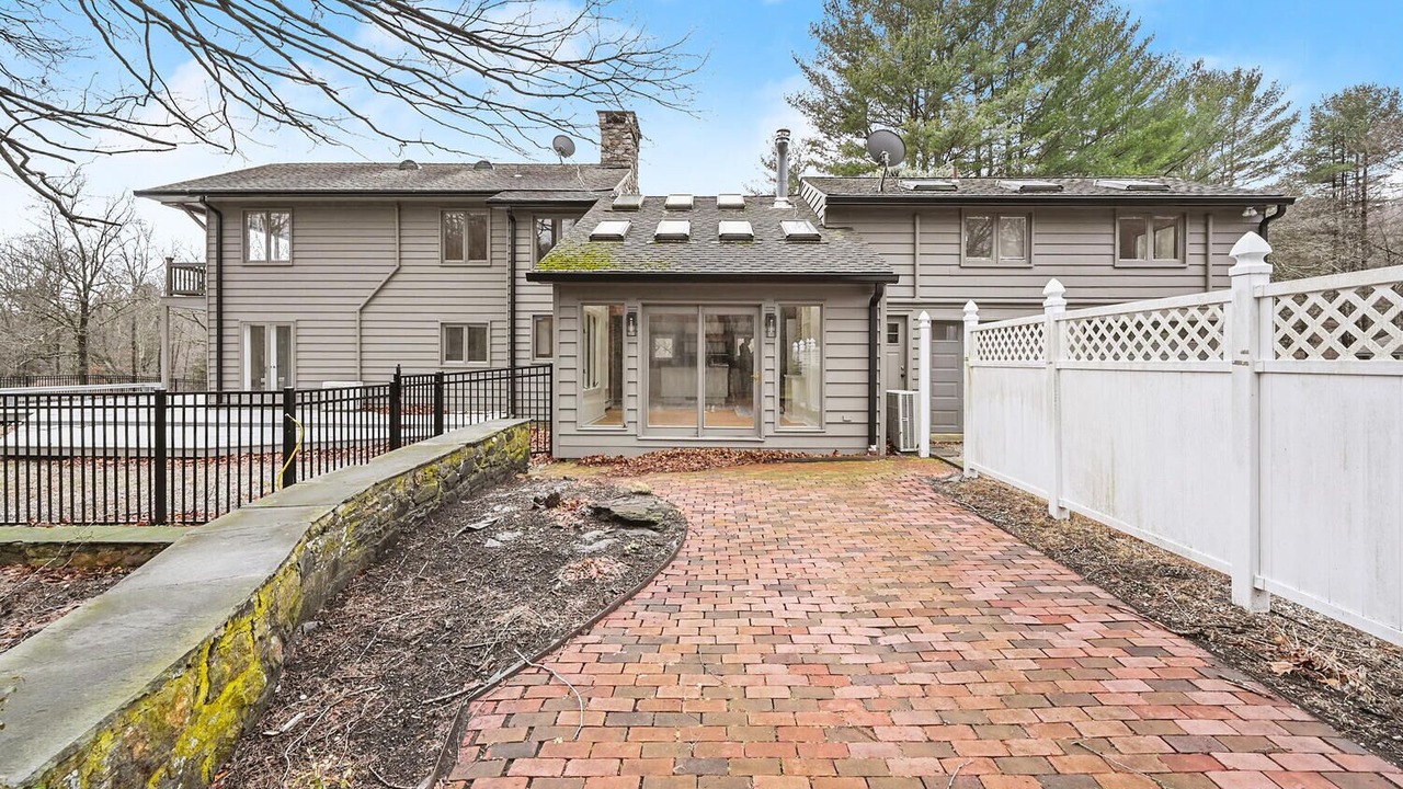 Photo of Outdoor in Redding Ridge