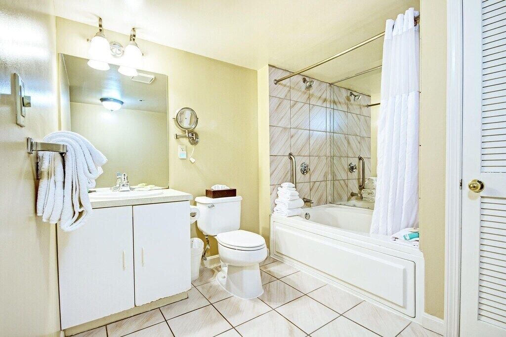 Photo of Bathroom in Yachting Village