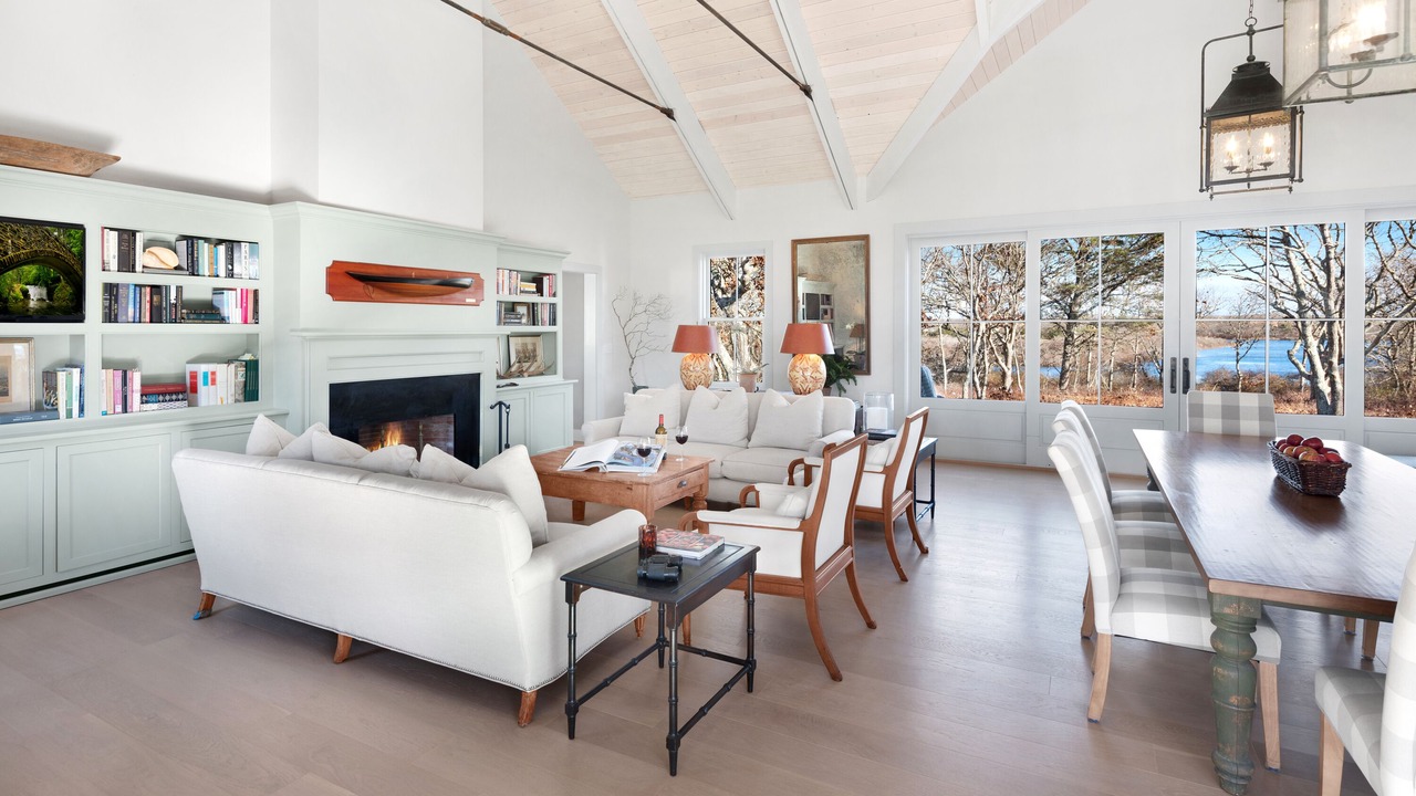 Photo of Livingroom in West Tisbury