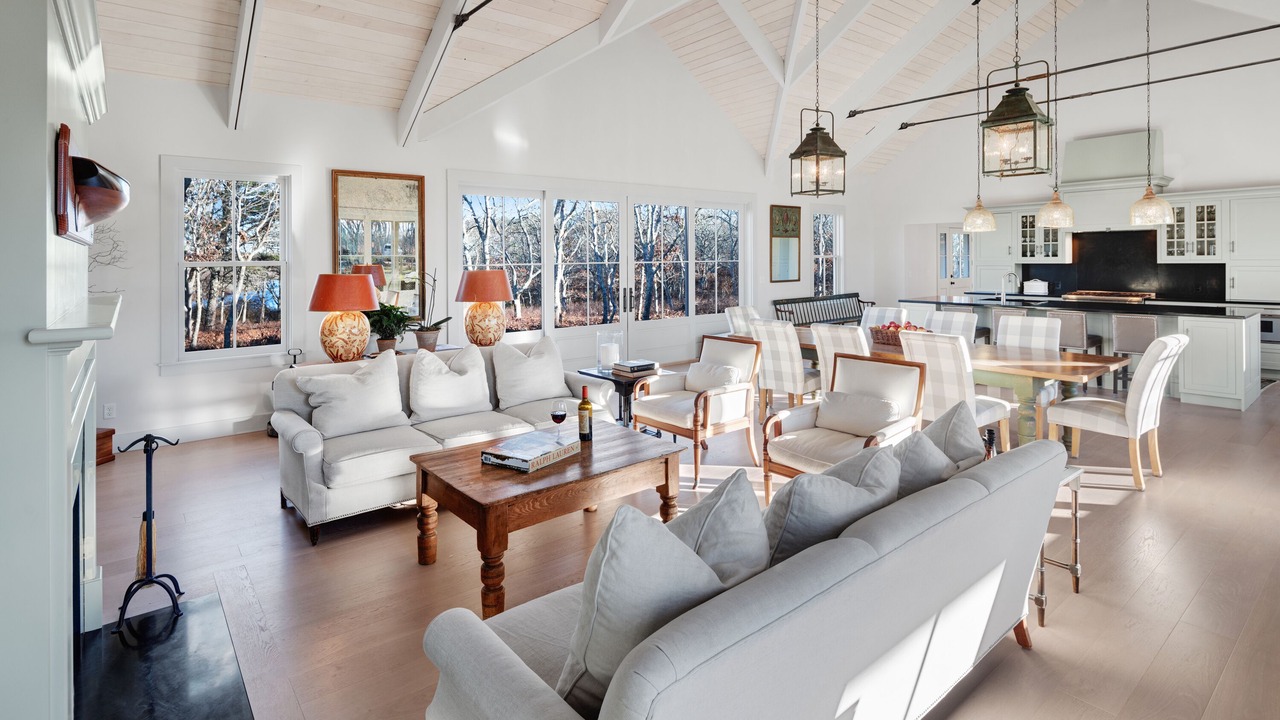 Photo of Livingroom in West Tisbury