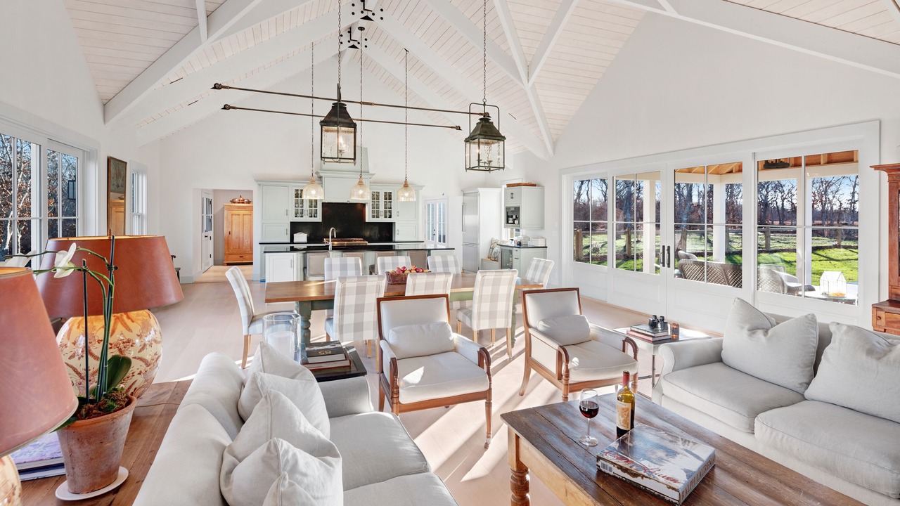 Photo of Livingroom in West Tisbury
