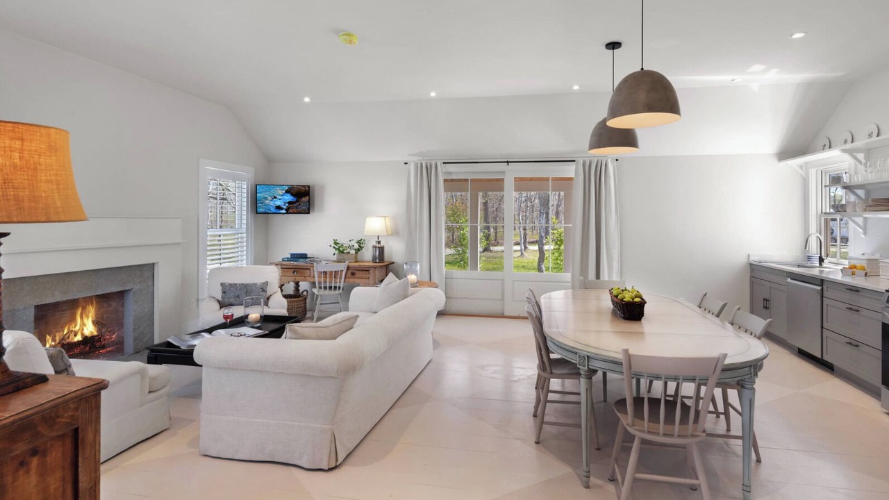 Photo of Livingroom in West Tisbury