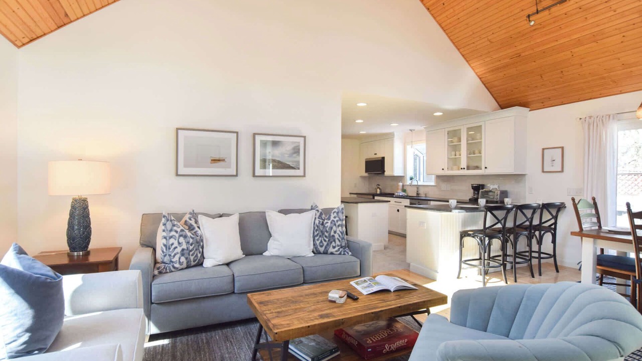 Photo of Livingroom in North Eastham