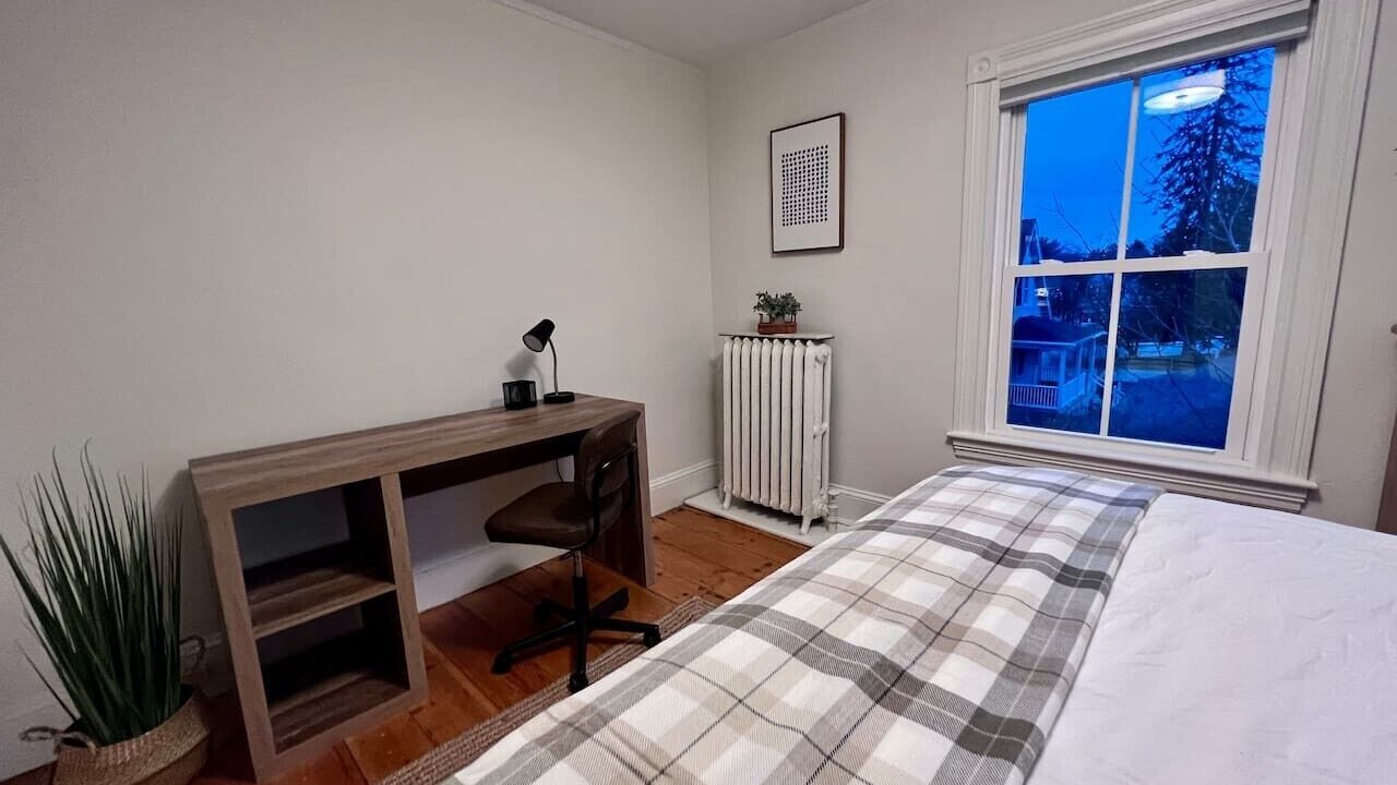 Photo of Bedroom in Pond Cove
