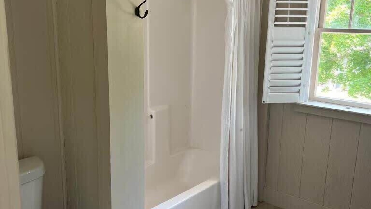 Photo of Bathroom in Fifth Ward