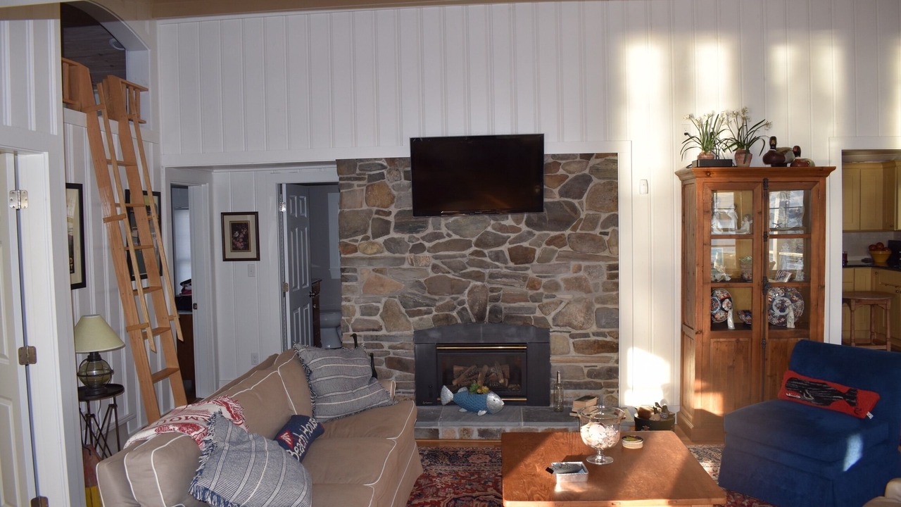 Photo of Livingroom in Harpswell Center