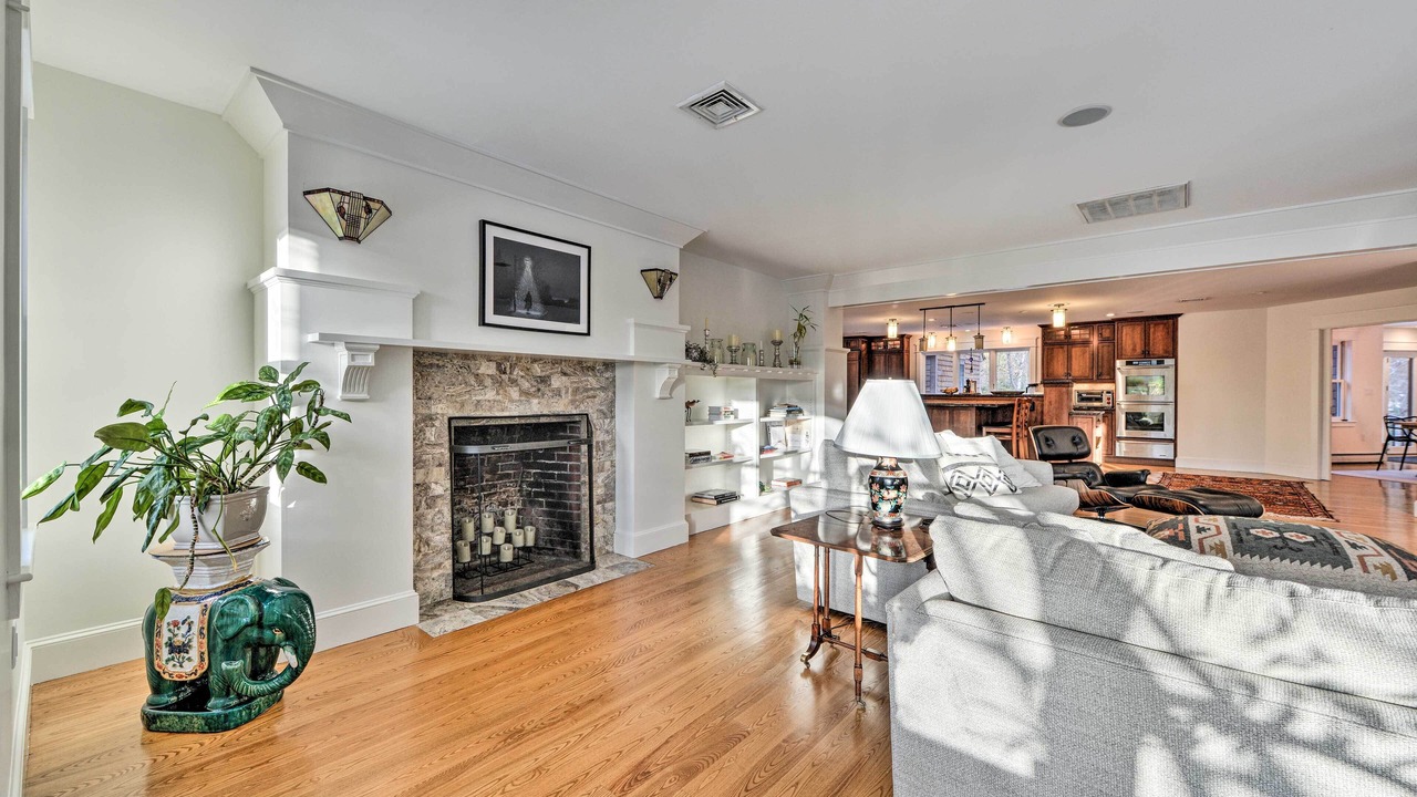 Photo of Livingroom in Surry