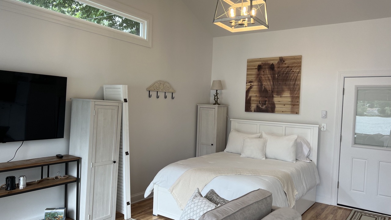 Photo of Bedroom in Middlefield