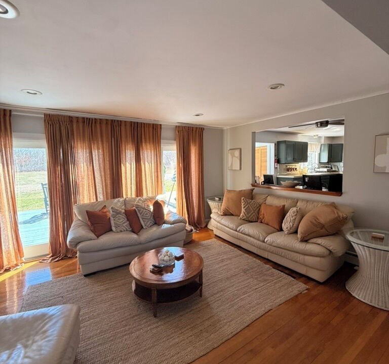Photo of Livingroom in West Tisbury