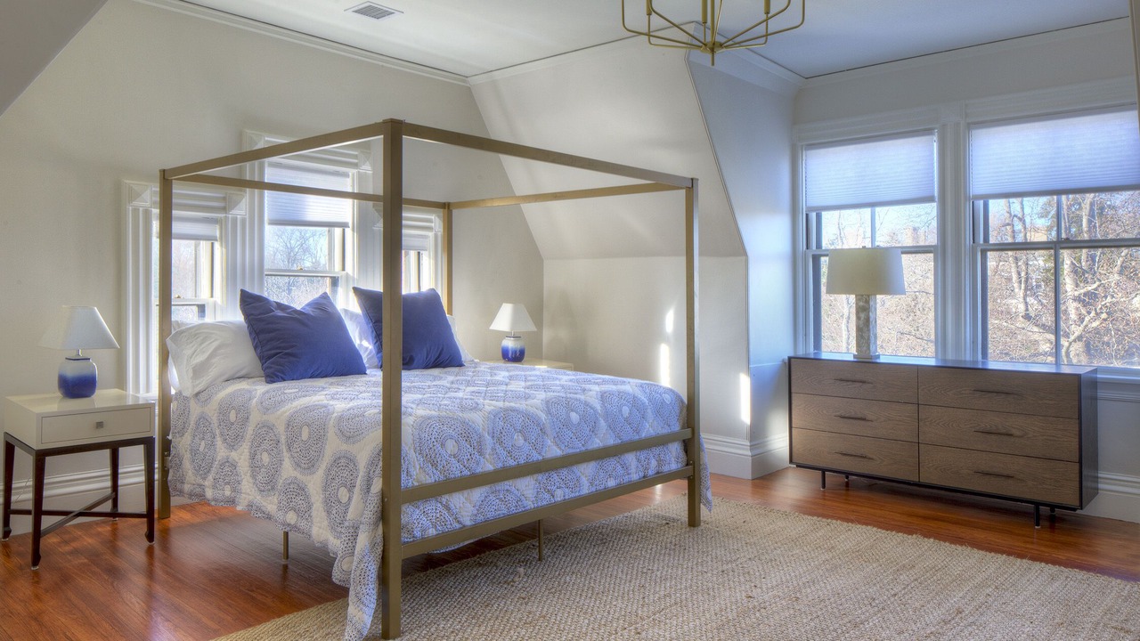 Photo of Bedroom in Top of the Hill