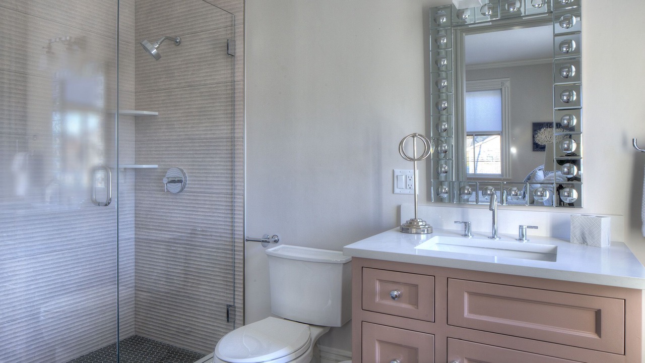 Photo of Bathroom in Top of the Hill