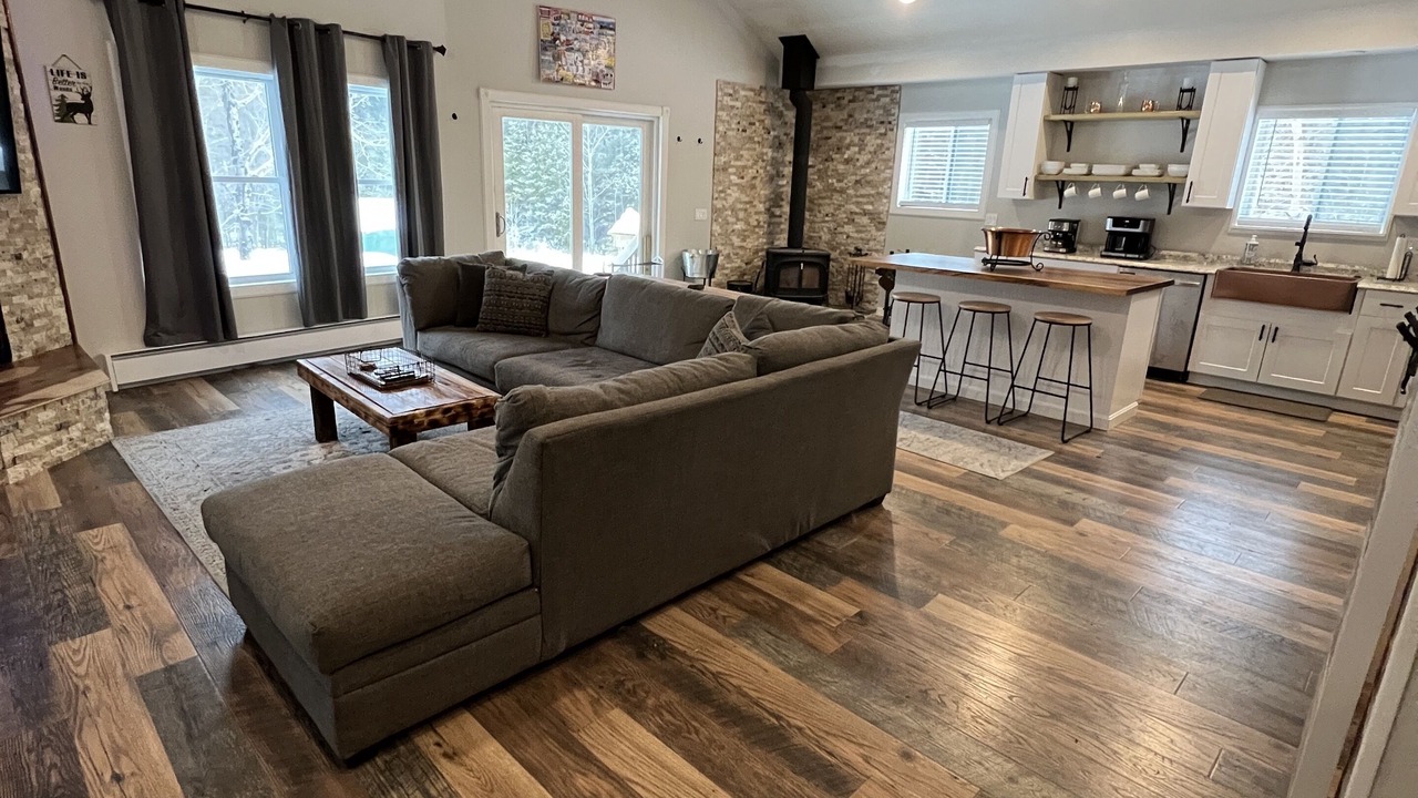 Photo of Livingroom in Eaton Center