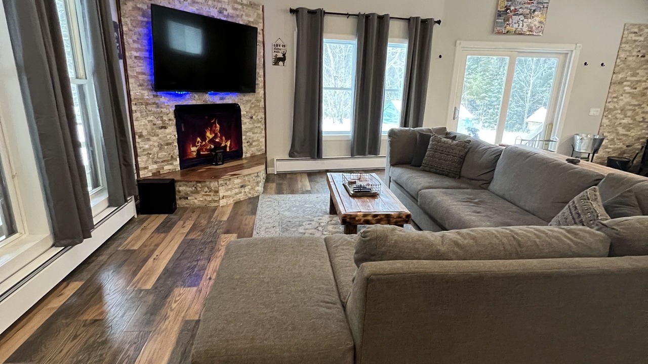 Photo of Livingroom in Eaton Center