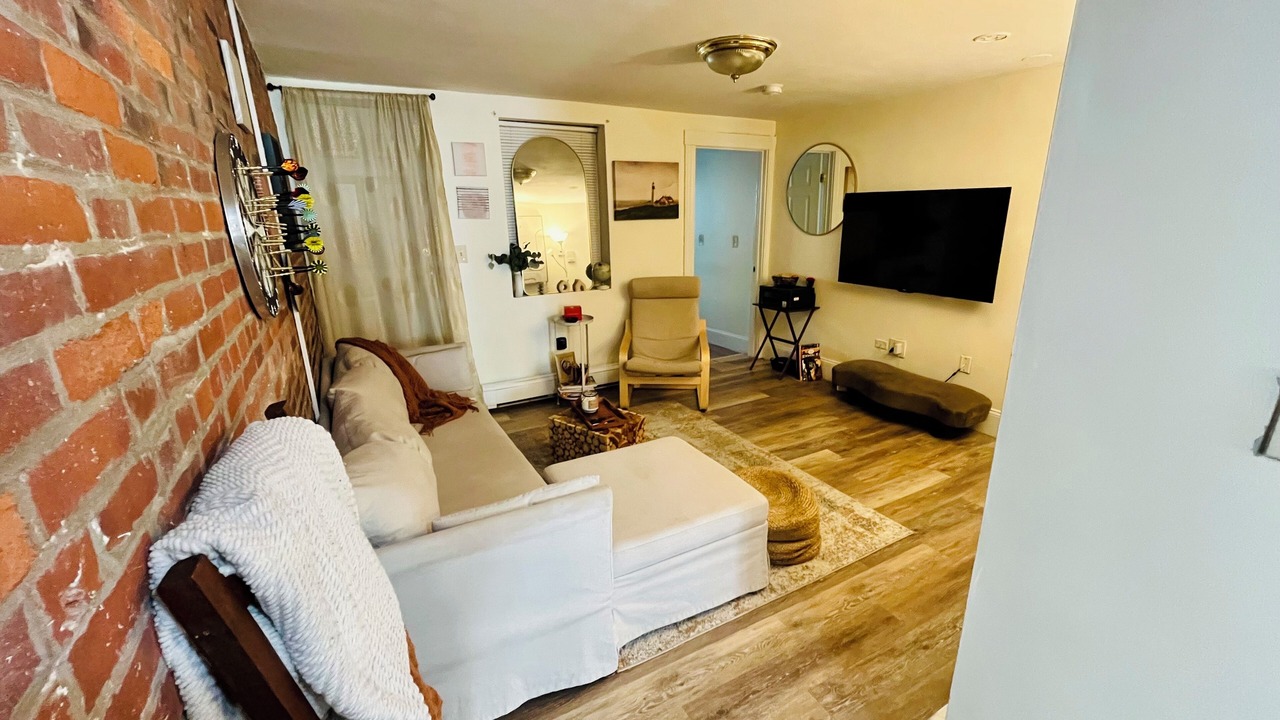 Photo of Livingroom in Eagle Hill