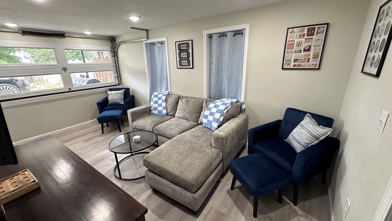 Photo of Livingroom in Cortland