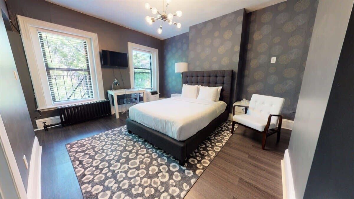 Photo of Bedroom in Bay Village
