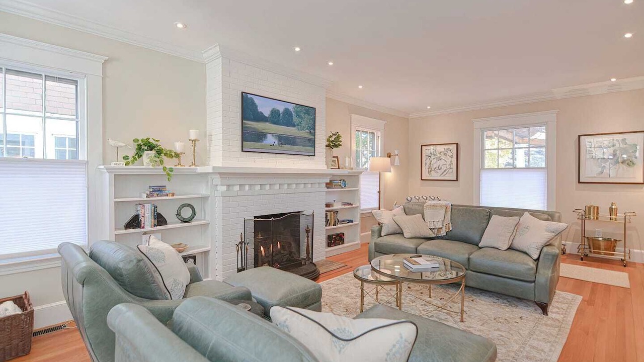 Photo of Livingroom in West New Haven