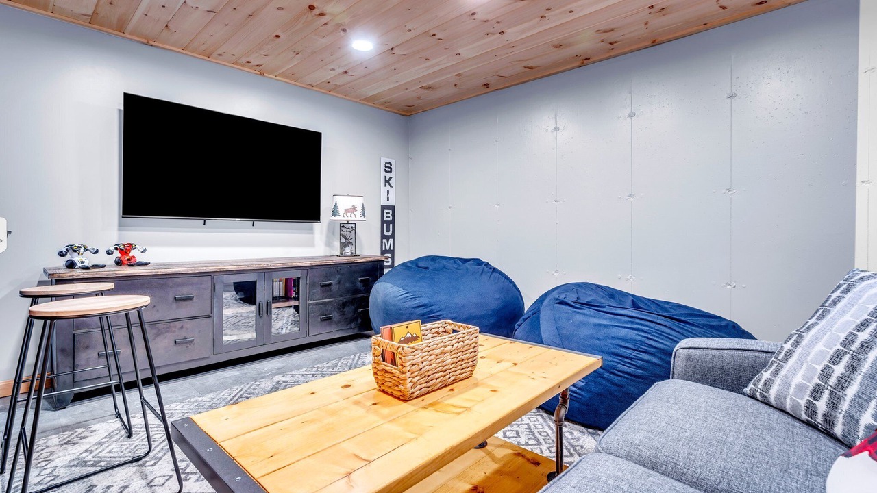 Photo of Livingroom in Bethel