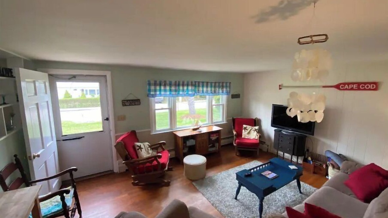 Photo of Livingroom in East Falmouth