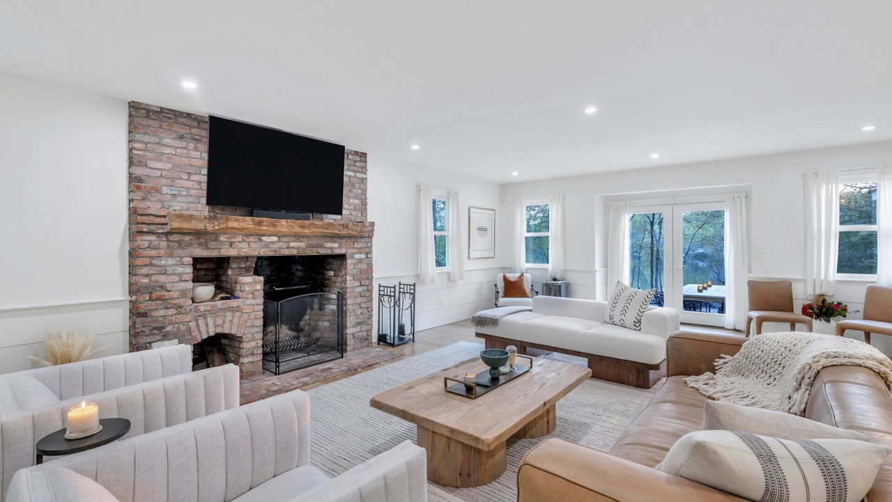 Photo of Livingroom in Bantam