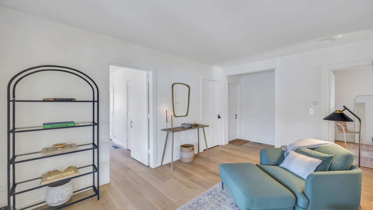 Photo of Livingroom in Bantam