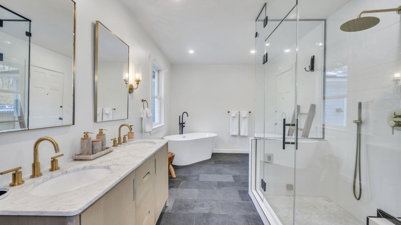 Photo of Bathroom in Bantam
