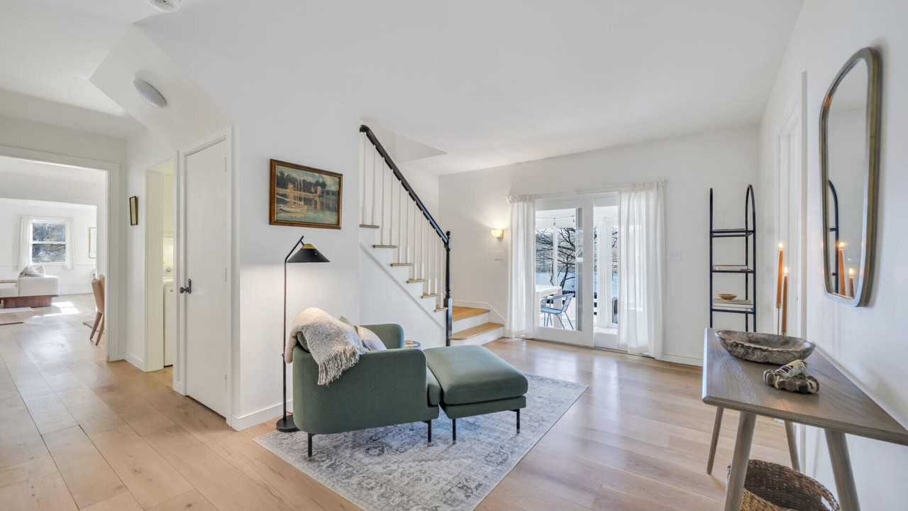 Photo of Livingroom in Bantam