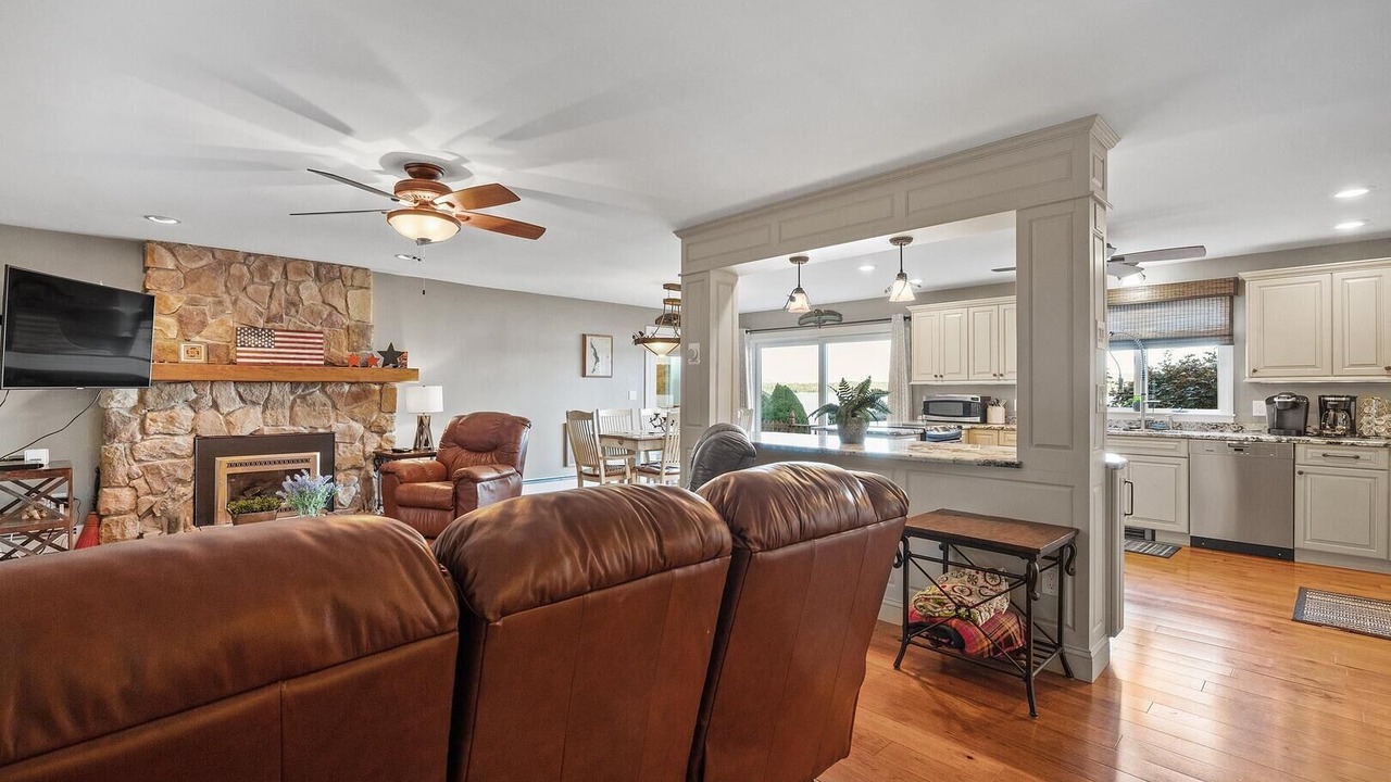 Photo of Livingroom in Laconia