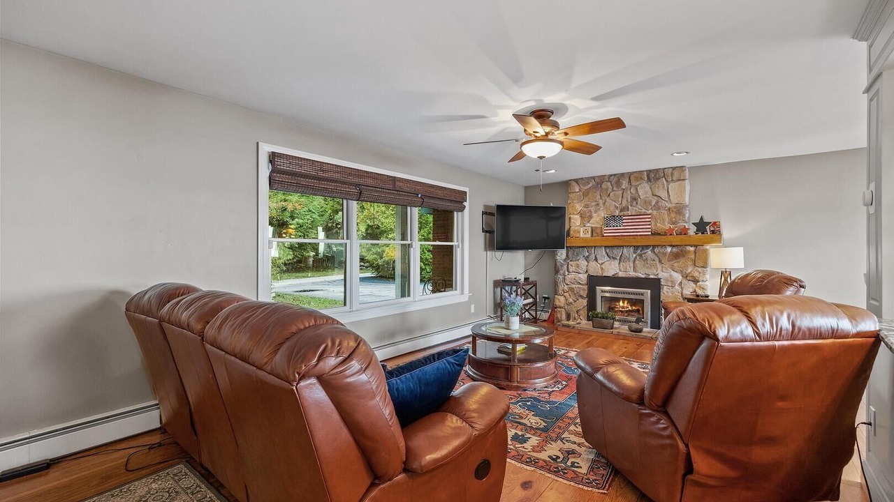 Photo of Livingroom in Laconia