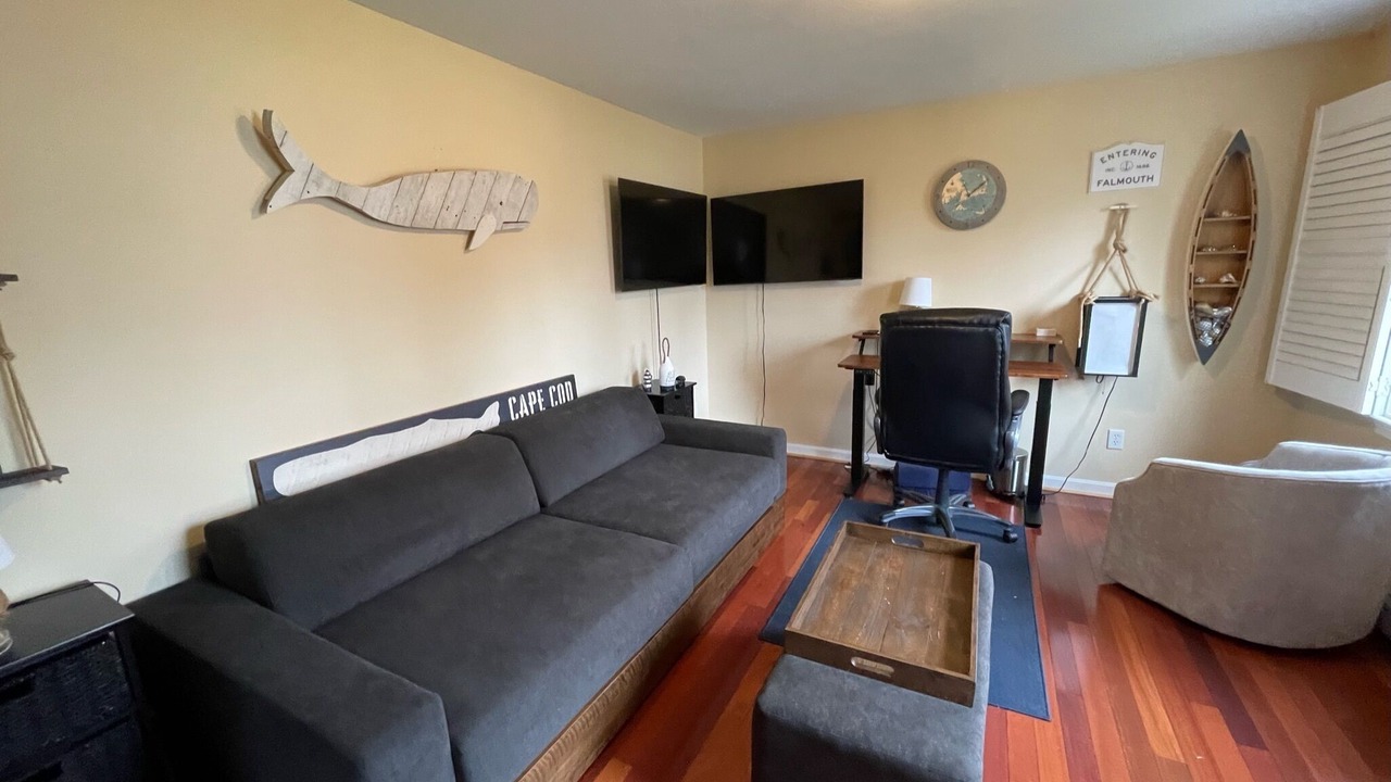 Photo of Livingroom in East Falmouth