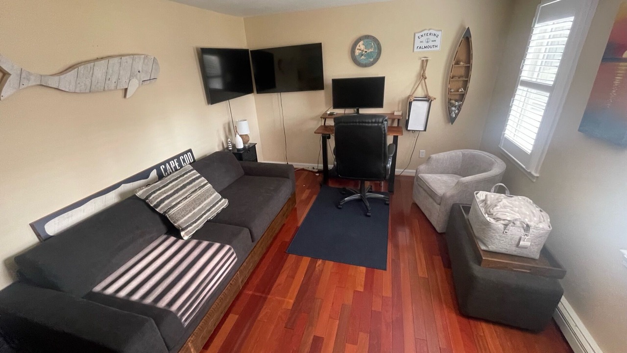 Photo of Livingroom in East Falmouth
