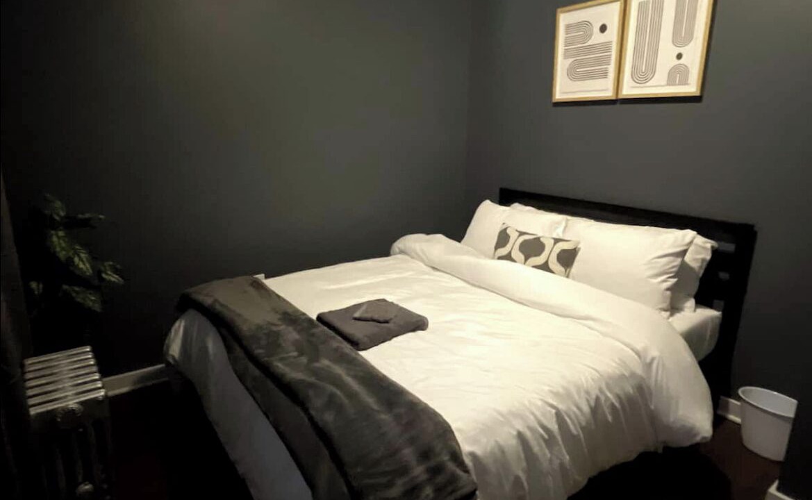 Photo of Bedroom in Orange