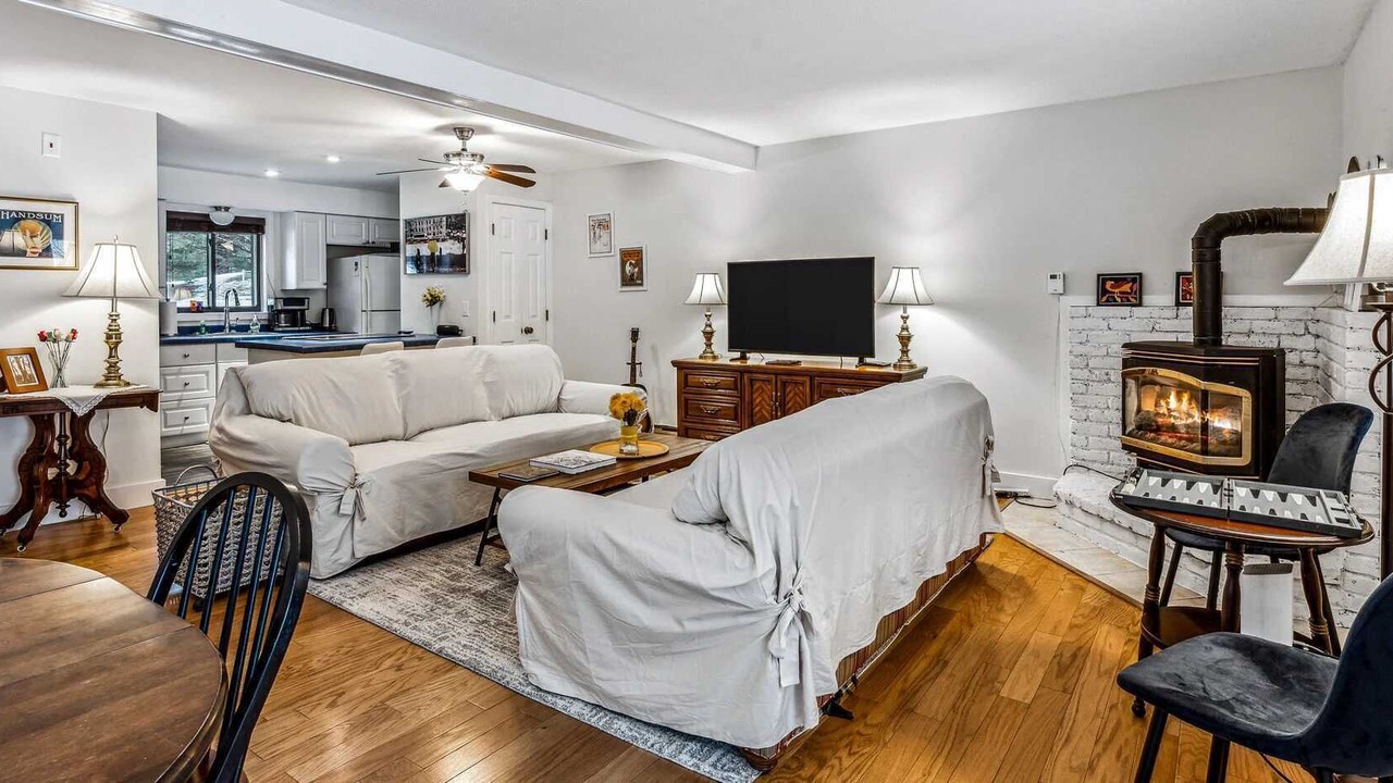 Photo of Livingroom in West Hartford