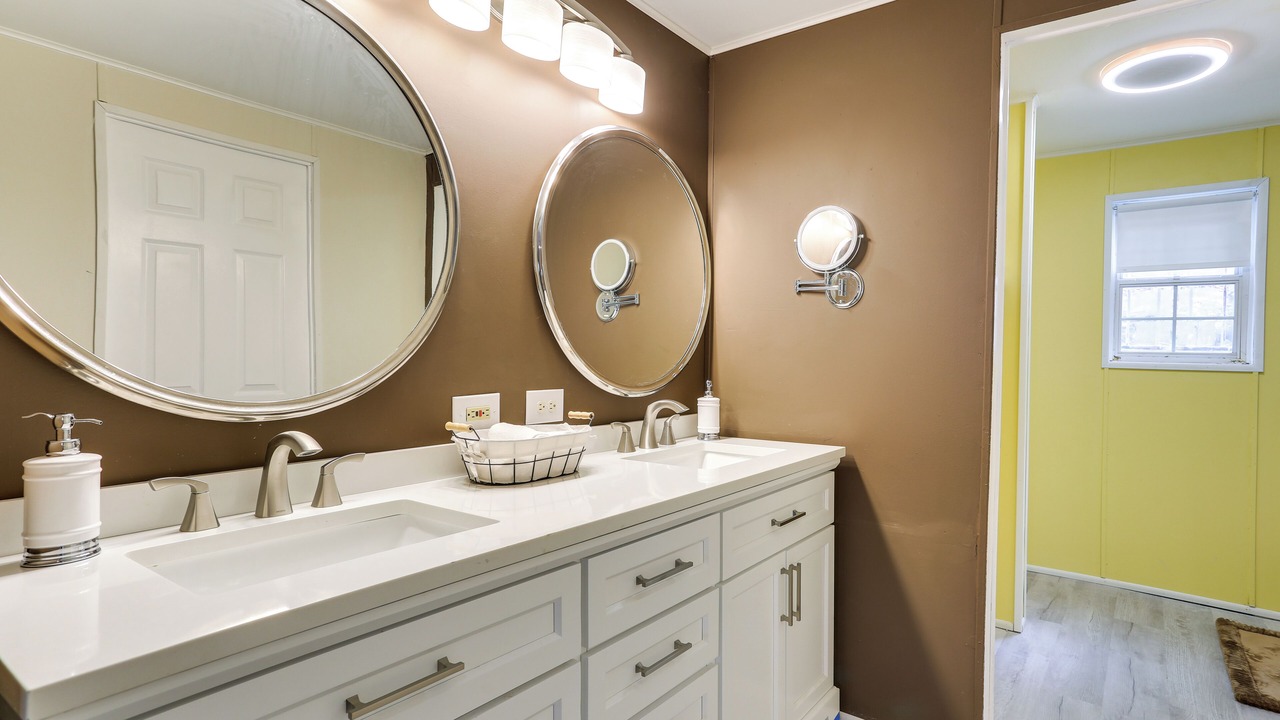 Photo of Bathroom in Greentown