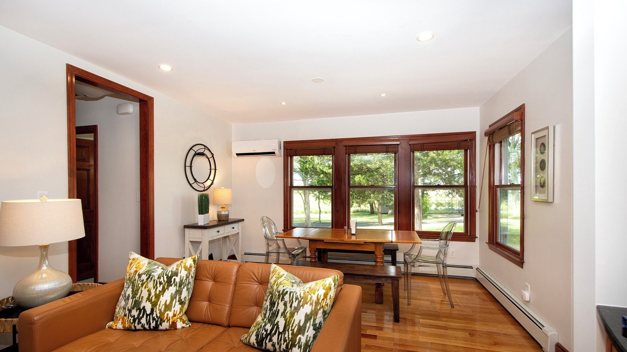 Photo of Livingroom in Minot