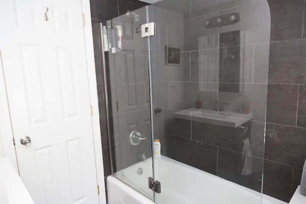 Photo of Bathroom in Pipes Cove